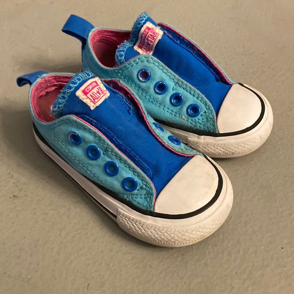 Converse girls toddler 6 Chuck Taylor All Star Simple Slip on Sneakers Blue